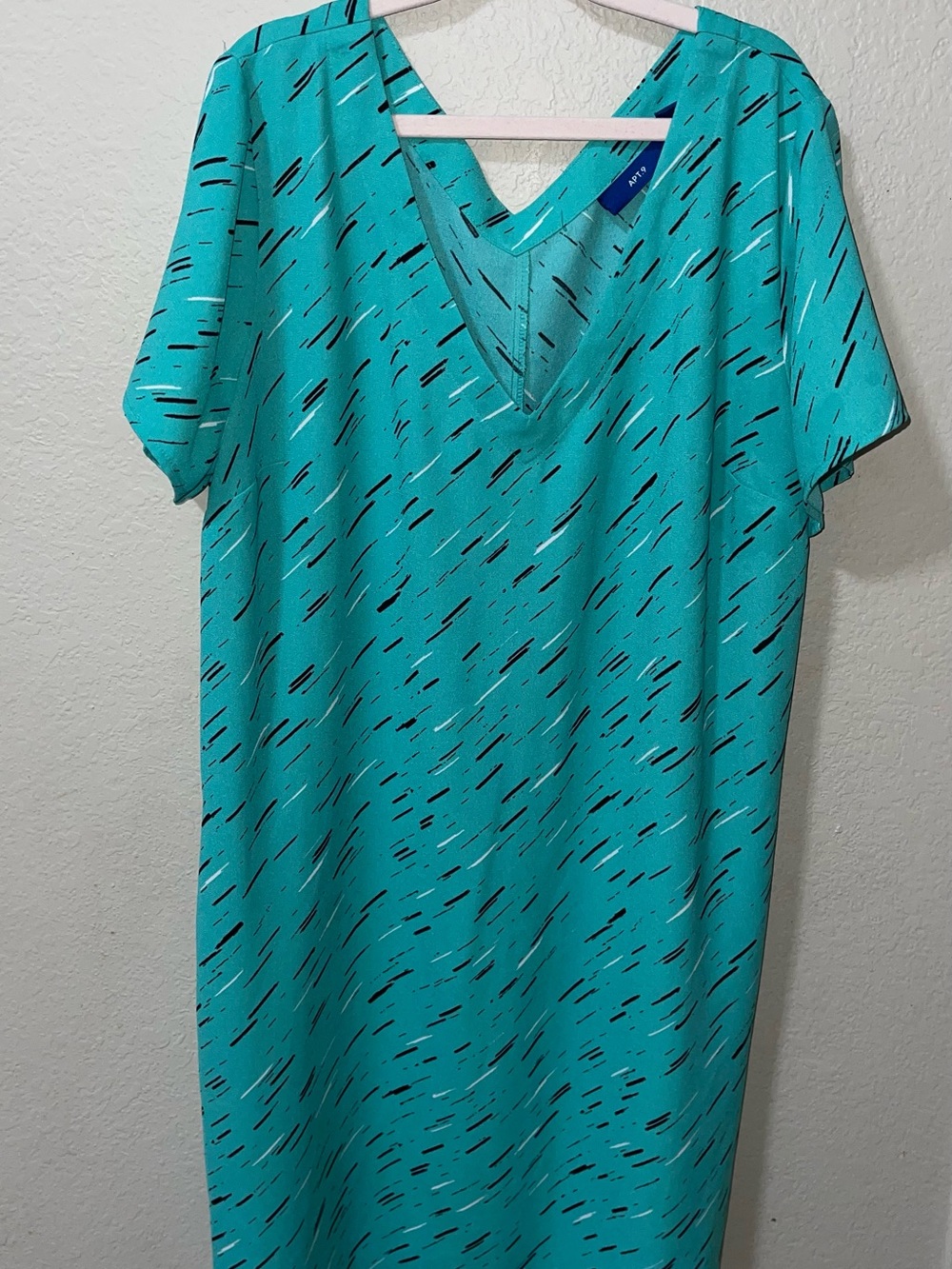 Apt. 9 Teal Short Sleeve V-Neck Tee with Black & White Dash Print